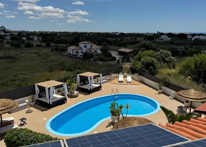 Cegonha Powered By Cegonha Resort- Private Swimming Pool & Air Con